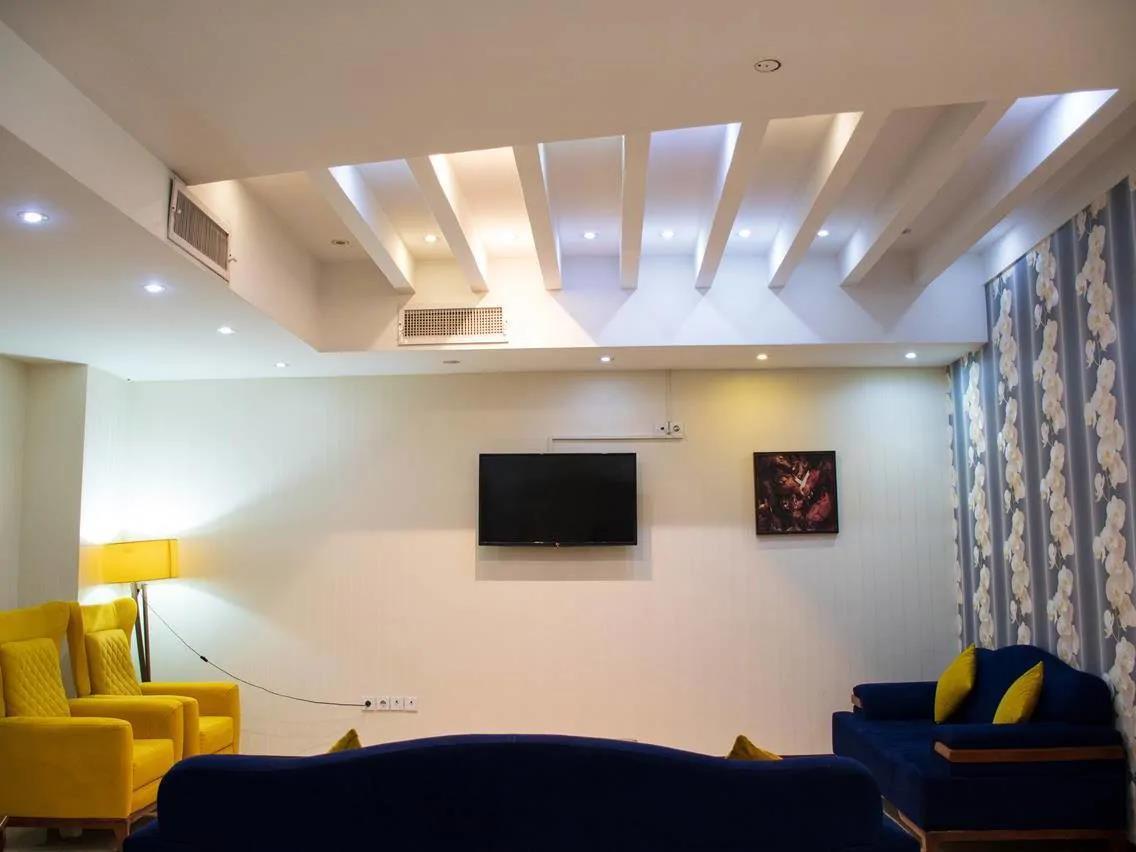 آپارتمان مبله (یاس 5) در صادقیه تهران