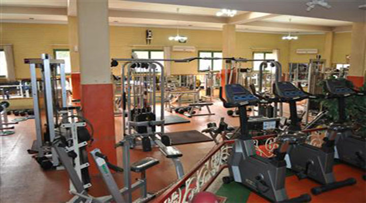 نمای سالن ورزشی هتل پتروشیمی تبریز