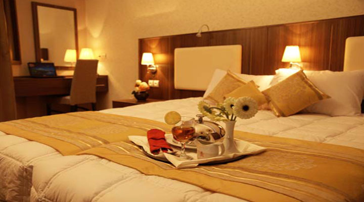 نمای اتاق هتل شهر تهران