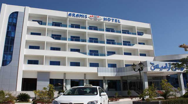 نمای ورودی هتل آرامیس کیش