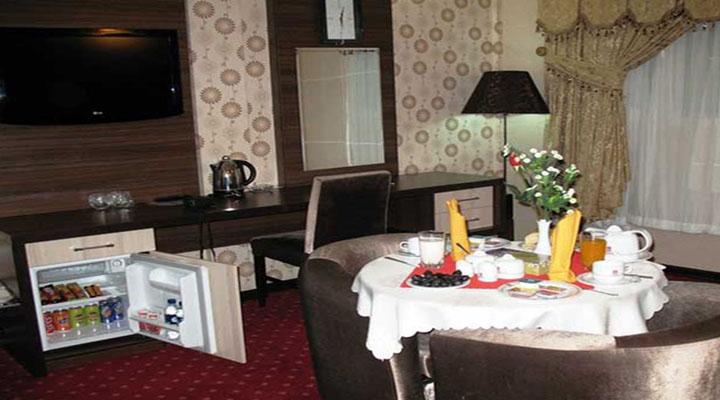 نمای هتل پارسیا قم