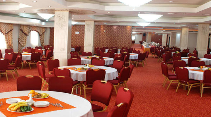 نمای رستوران هتل پارسیا قم