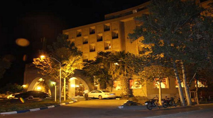 نمای هتل امیر کبیر کاشان