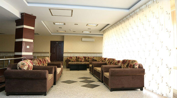 نمای پذیرش مهمانسرای ورزش همدان