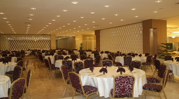 نمای رستوران هتل هما ۱ مشهد