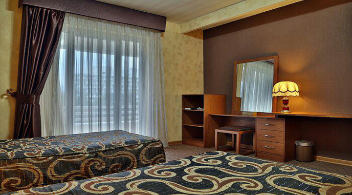 نمای اتاق هتل هما ۱ مشهد