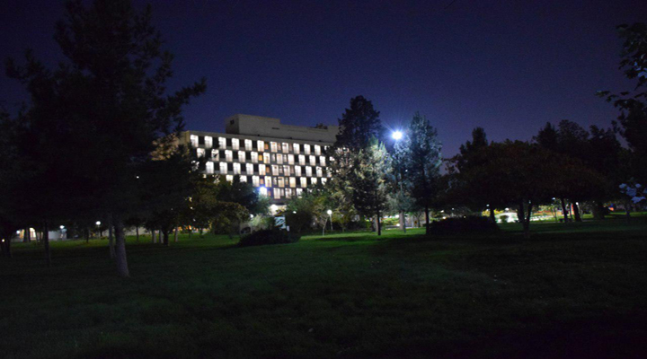 نمای بیرونی هتل هما ۱ مشهد