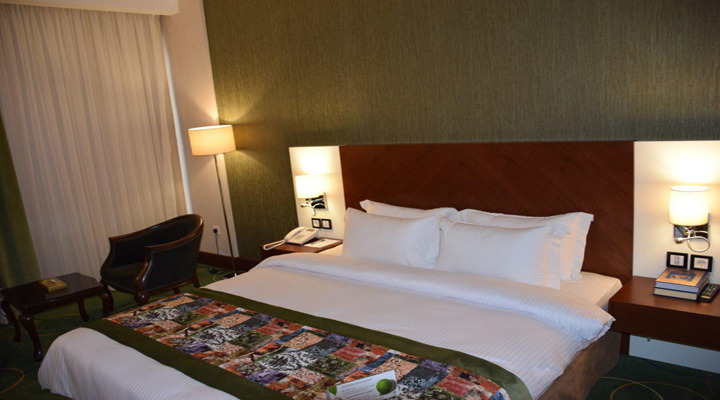 نمای اتاق هتل هما ۱ مشهد