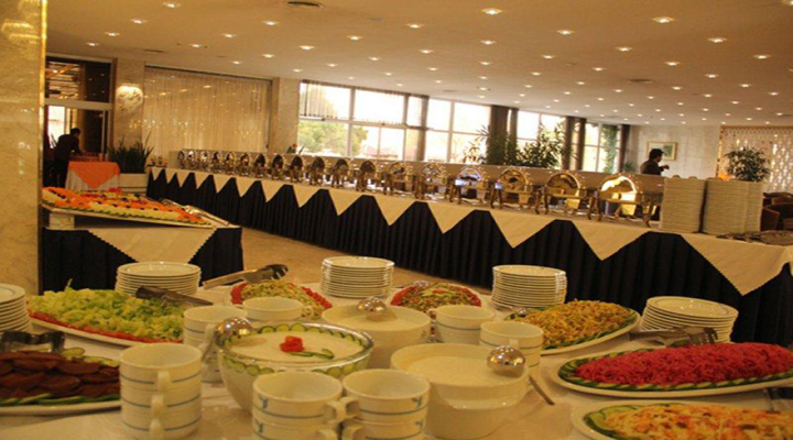 نمای رستوران هتل هما ۱ مشهد