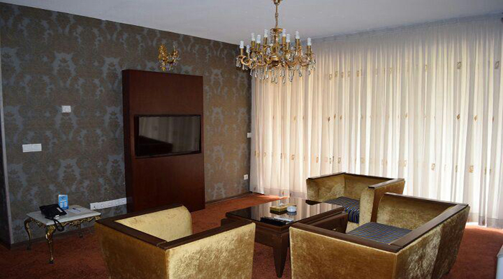 نمای اتاق هتل هما ۱ مشهد