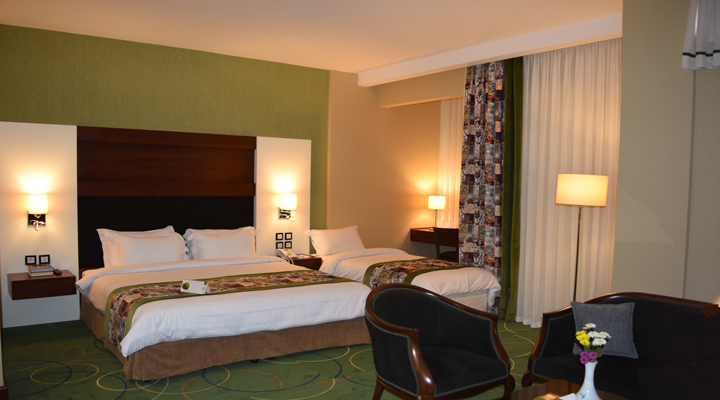 نمای اتاق هتل هما ۱ مشهد