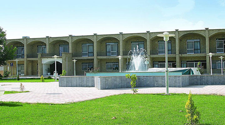 نمای بیرونی هتل جهانگردی بسطام