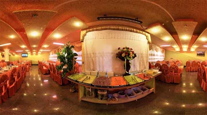 رستوران هتل آپارتمان طاووس سرعین