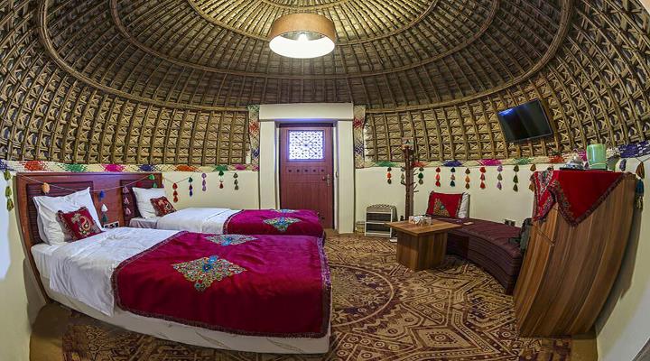 هتل پارسیان (کپری) قلعه گنج کرمان
