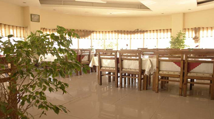 نمای رستوران هتل رمیله عسلویه