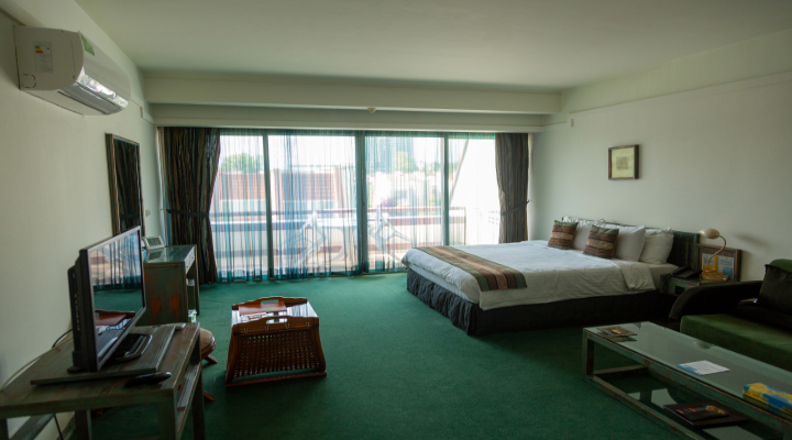 سوئیت رو به جنگل