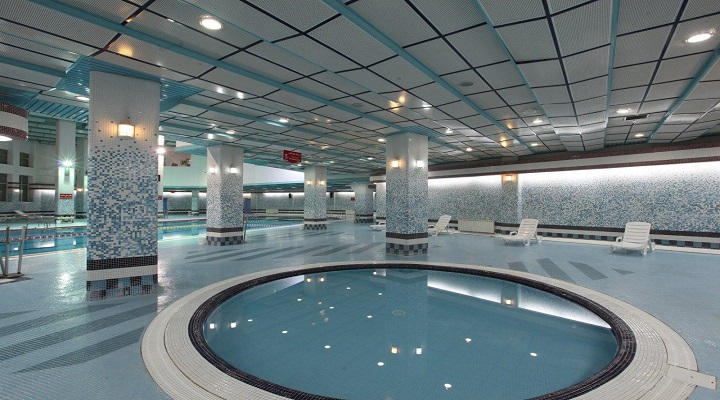 استخر و جکوزی هتل پارس مشهد