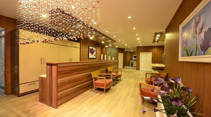 راهرو سالن ماساژ هتل پارس مشهد