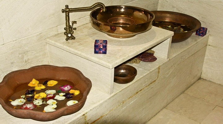 نمای داخلی سرویس بهداشتی هتل پارس مشهد