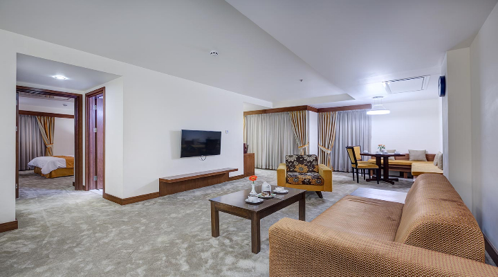 هتل نگین پاسارگاد مشهد