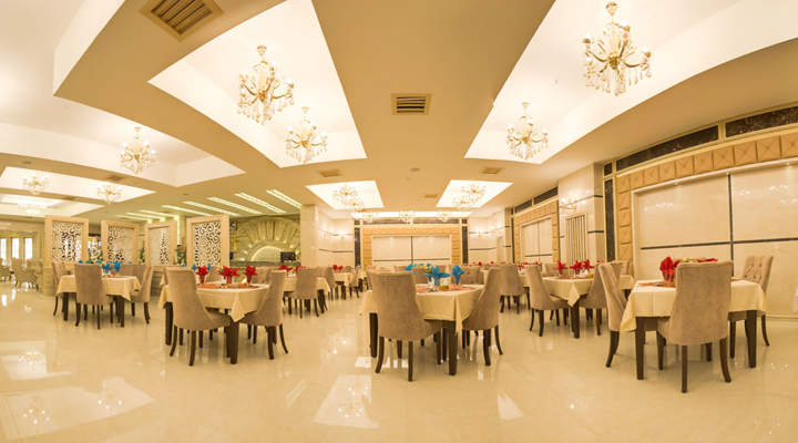 نمای رستوران هتل حلما مشهد