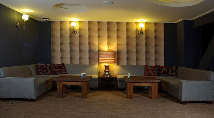 نمای لابی هتل فردوس مشهد