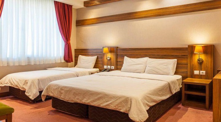 اتاق سه تخته هتل کارن مشهد