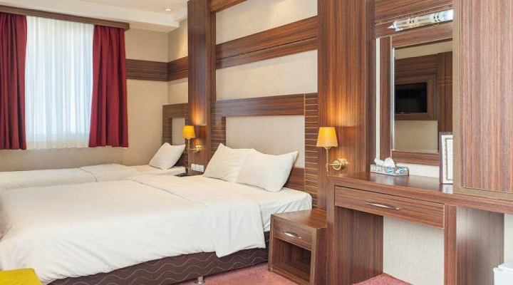 اتاق سه تخته هتل کارن مشهد