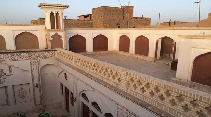 نمای بیرونی اقامتگاه سنتی نه چم کاشان