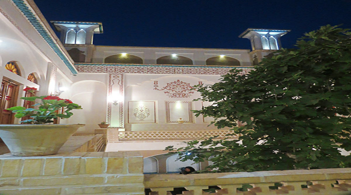 اقامتگاه سنتی  نه چم کاشان