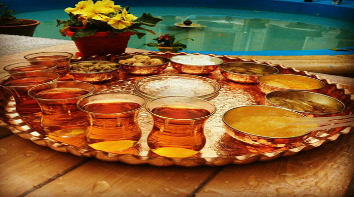 نمای اقامتگاه سنتی ۵دری شیراز