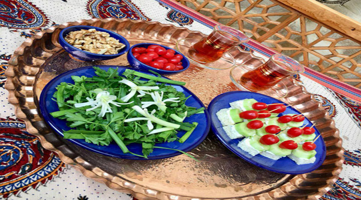 نمای اقامتگاه سنتی ۵دری شیراز