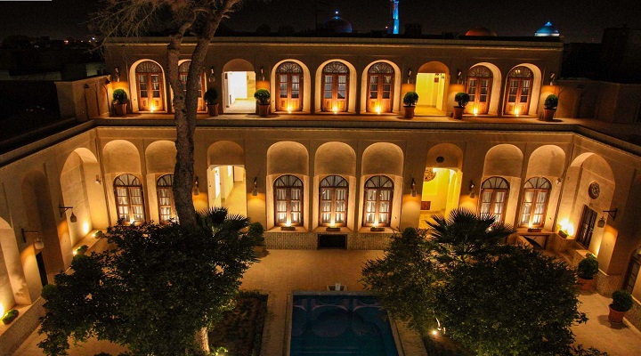 نمای هتل هومان یزد