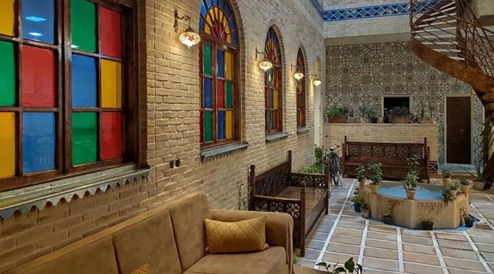 عکس اقامتگاه سنتی درباری شیراز