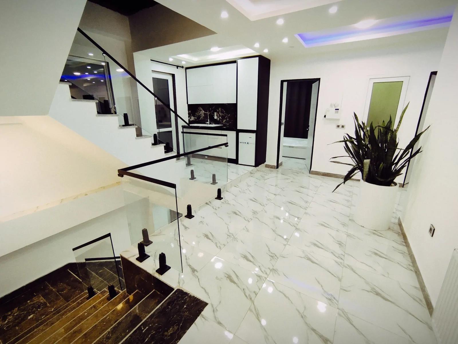 ویلا تریپلکس با استخر روباز و سرپوشیده آبگرم سیترین محمودآباد