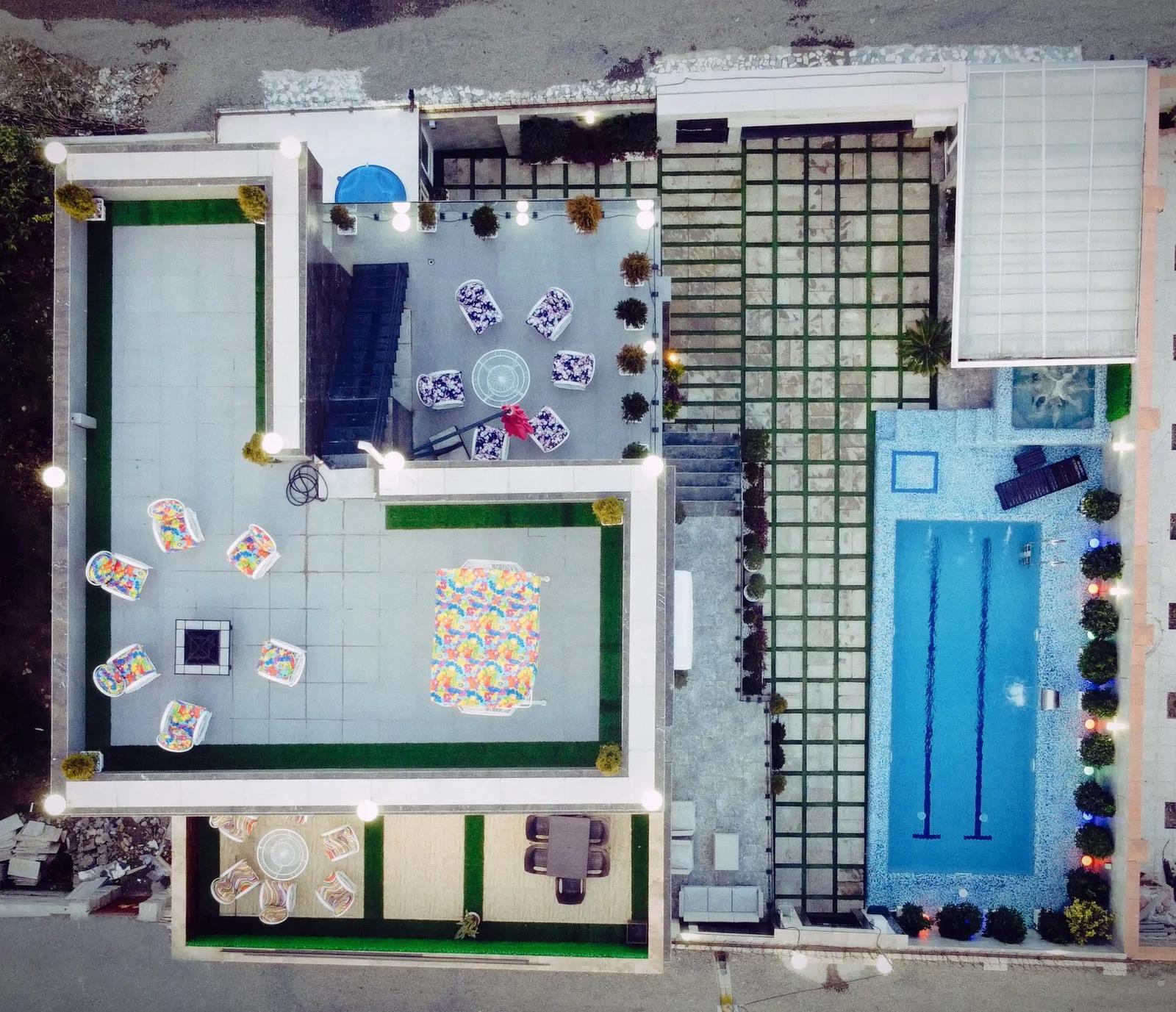 ویلا تریپلکس با استخر روباز و سرپوشیده آبگرم سیترین محمودآباد