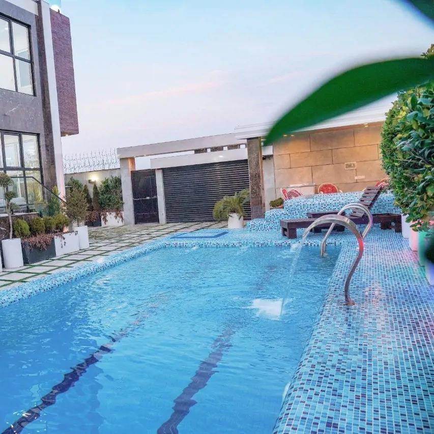 ویلا تریپلکس با استخر روباز و سرپوشیده آبگرم سیترین محمودآباد