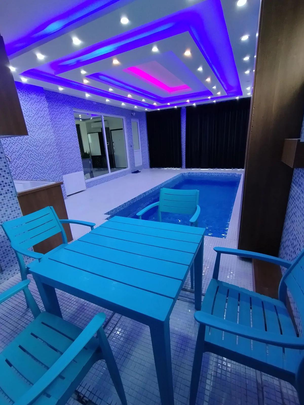 ویلا تریپلکس با استخر روباز و سرپوشیده آبگرم سیترین محمودآباد