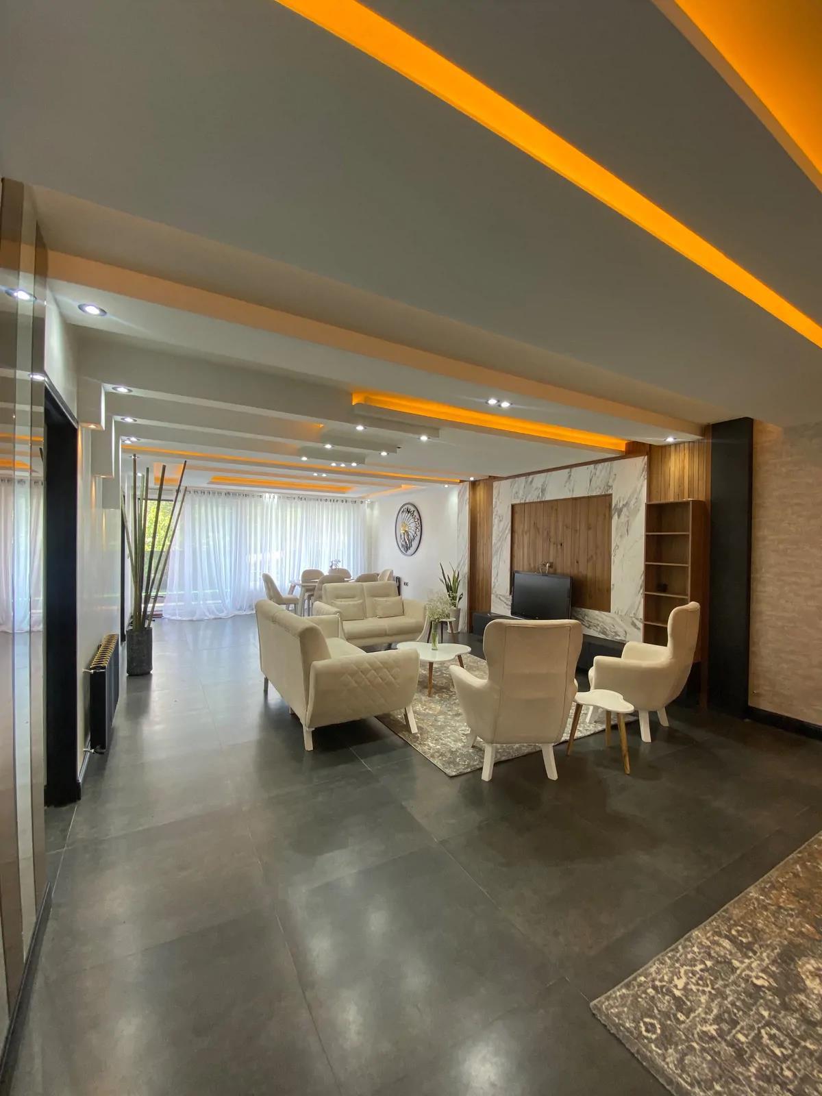 ویلا لاکچری مدرن عباس آباد با بیلیارد کلاردشت