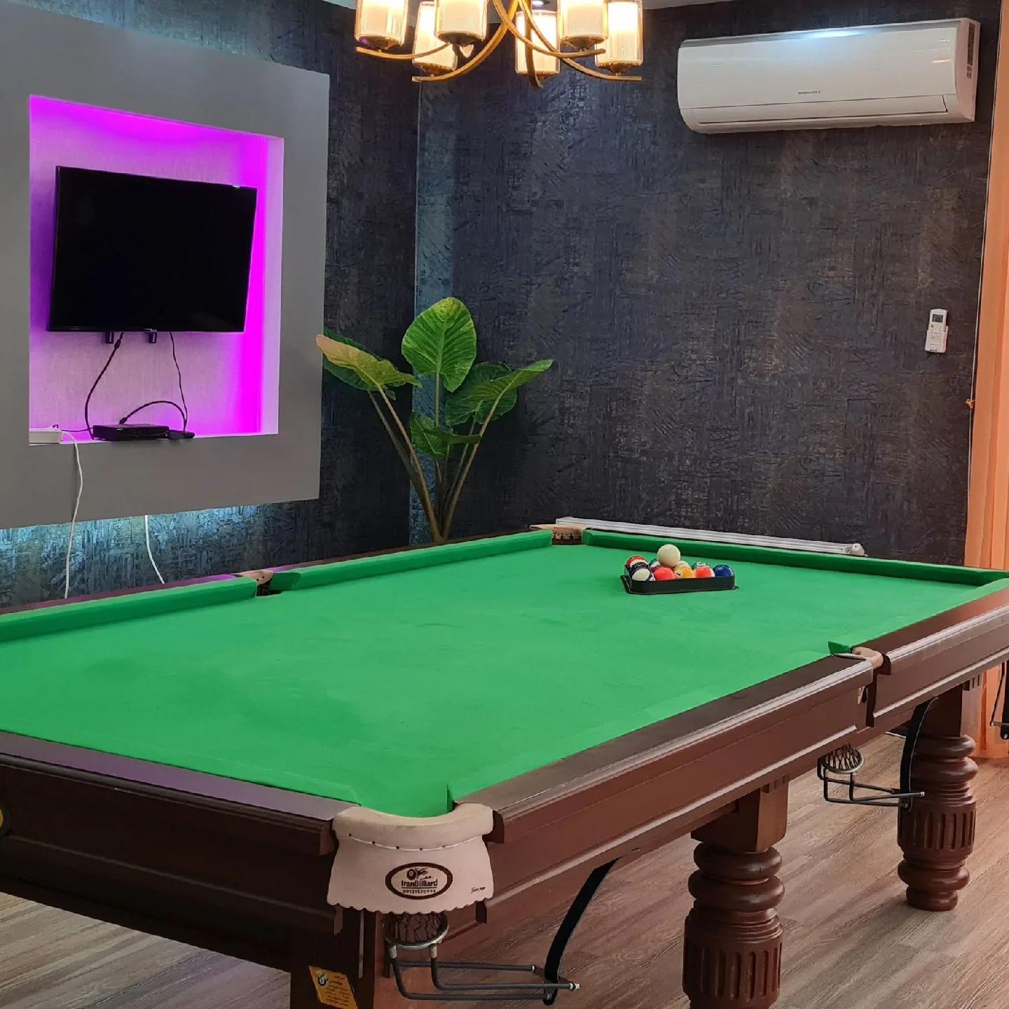 خانه باغ استخردار سرپوشیده آبگرم سیب سبز با بیلیارد سهیلیه