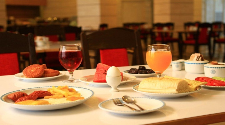 میز صبحانه هتل پارس مشهد	