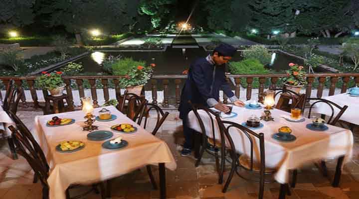 رستوران مهمانسرا باغ شاهزاده ماهان