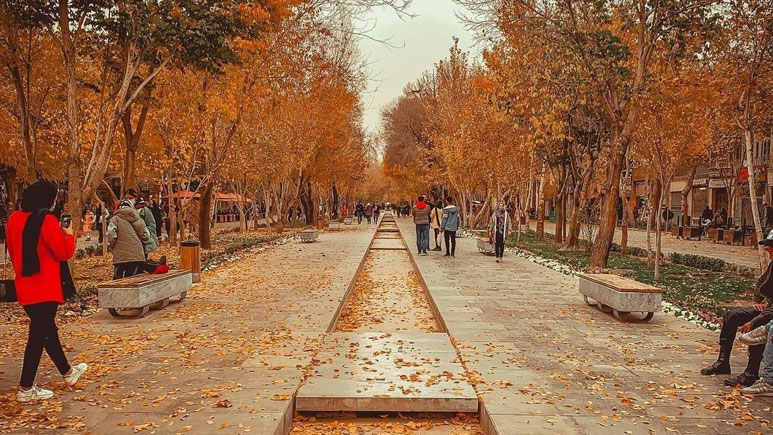 سفر به اصفهان در پاییز