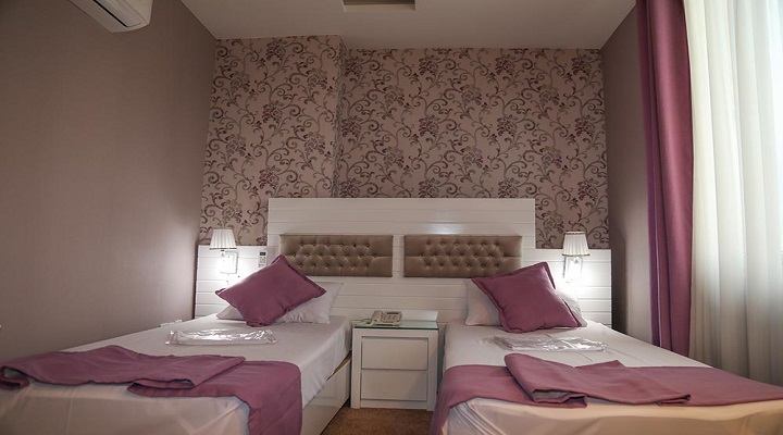نمای اتاق خواب هتل ایرانیان قزوین