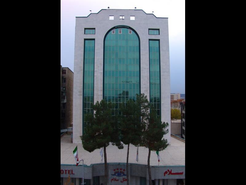 نمای بیرونی هتل سلام