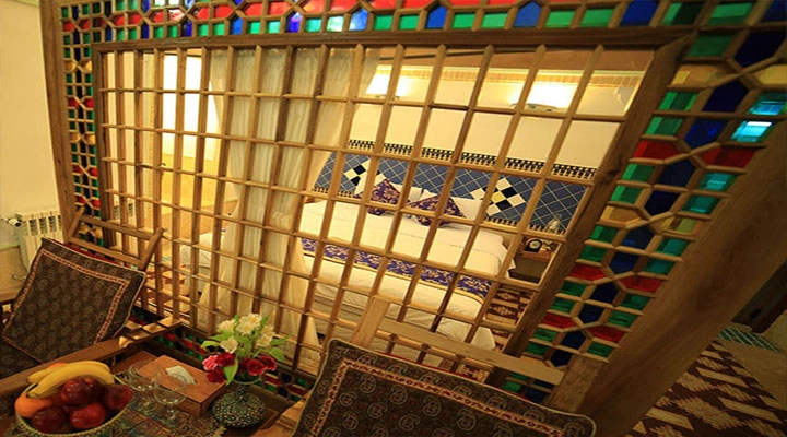 نمای داخلی هتل باغ مشیر الممالک یزد