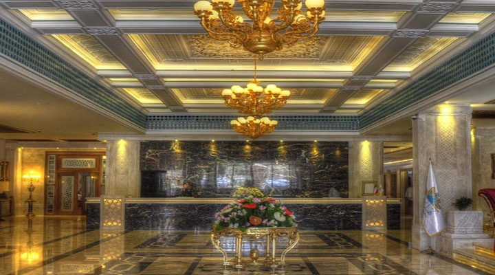 نمای هتل زندیه شیراز