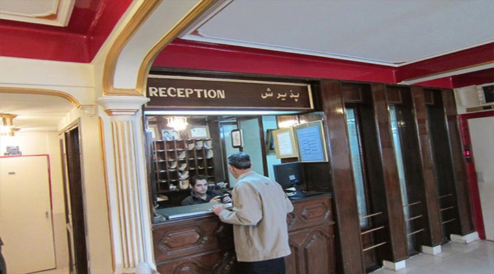 نمای پذیرش هتل ساسان تهران