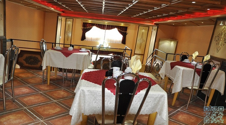 نمای رستوران هتل قصر اسکو