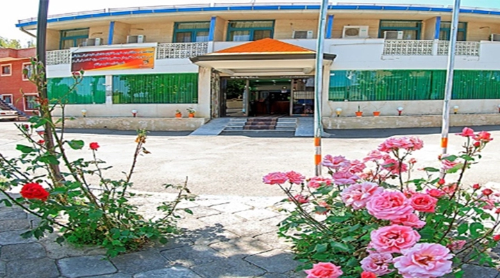 نمای ورودی هتل جهانگردی خوی